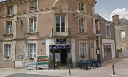 Bar chez Guy/ Le Relais du Chateau (Bar restaurant) , 160m² - A VENDRE - 2 rue de la fontaine,  Challain-la-Potherie (49440)