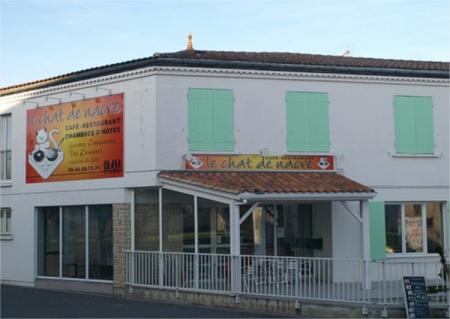 Le Chat de Nacre (Bar/restaurant/pizzeria/billard/airbnb/salle de réception) , 330m² - A VENDRE - 4, rue de la salle des fêtes,  Chadenac (17800)