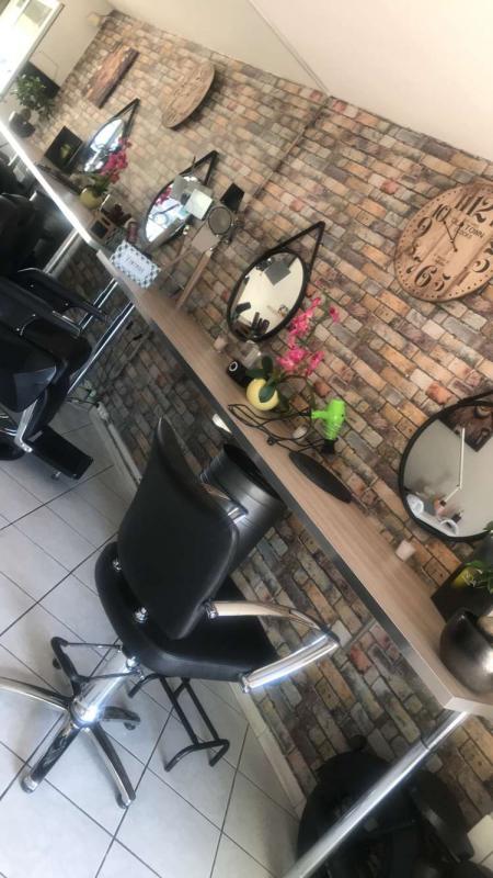 Sandy coiffure (Coiffeur) , 27m² - A VENDRE - 11 place paul morand,  Peage de Roussillon (38550)