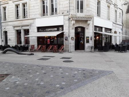 French Coffee Shop (Restauration rapide) , 250m² - A VENDRE - 7 place du temple,  Niort (79000)