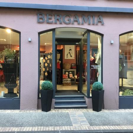 BERGAMIA (Pret a porter feminin et decoration interieure) , 70m² - A VENDRE - 20 rue de la flèche,  MOULINS (03000)