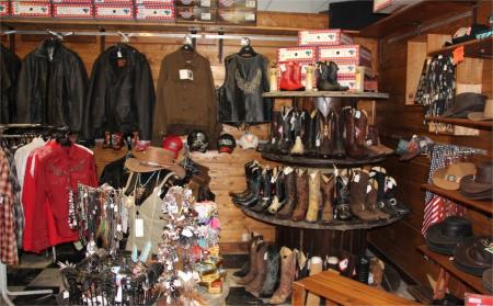 west-america (Textile américain biker et cow boy) , 55m² - A VENDRE - 25 rue nationale,  CASTELLANE (04120)