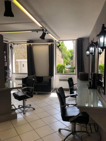 Jeni Coiffure (Coiffeur) , 52m² - A VENDRE - 17 rue de la vaucouleur,  Dammartin en serve (78111)