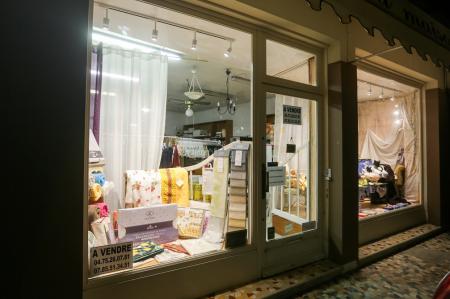 LA MAISON (Lingerie) , 50m² - A VENDRE - 21 avenue henri rochier,  NYONS (26110)