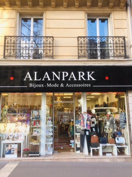 ALANPARK (Prêt à porter féminin, bijoux et accessoires de mode) , 44m² - A VENDRE - 205 avenue daumesnil,  Paris (75012)