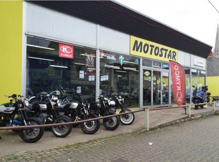 MOTO (Vente motos scooters accessoires, atelier de réparation) , 400m² - A VENDRE - 24 rue aristide briand,  REZE (44400)