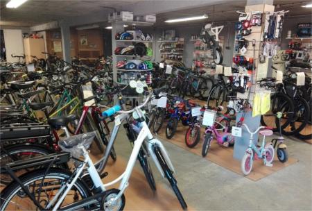 La Boutique du Vélo (Vente réparation de cycles) 200m² - A VENDRE - 71 rue de peuron - Chauvigny (86300)