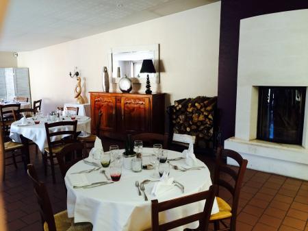 Restaurant Traiteur LA HERSE (Restauration - traiteur) 400m² - A VENDRE - 2 place leroux - Bonneval (28800)