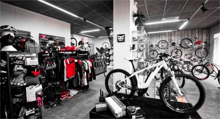 CASHBIKE (Magasin cycles) , 300m² - A VENDRE - 34 avenue gambetta,  Souillac (46200)