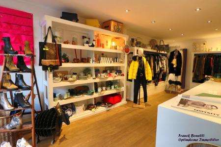 Concept Store (Habillement, accessoires)  - A VENDRE - Centre ville,  SAINT JULIEN EN GENEVOIS (74160)