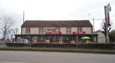 LE RELAIS PARIS BRETAGNE (Bar tabc pmu loto fdj snack) , 150m² - A VENDRE - Rn 12,  ARMENTIERES SUR AVRE (27820)