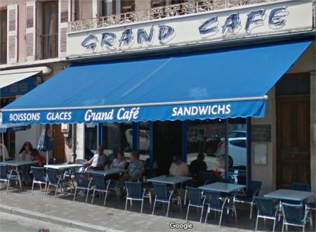 GRAND CAFE (Bar brasserie) 115m² - A VENDRE - 59 rue du breuil - LA MURE (38350)