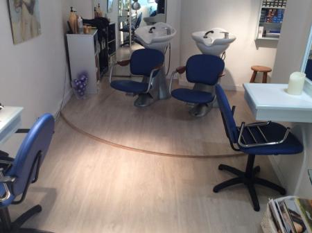 Chris Mods (Coiffure mixte) , 45m² - A VENDRE - 8 rue saint antoine,  Eguilles  (13510)