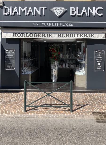 DIAMANT BLANC (Horlogerie bijouterie) , 60m² - A VENDRE - 56 rue de la republique,  SIX FOURS LES PLAGES (83140)