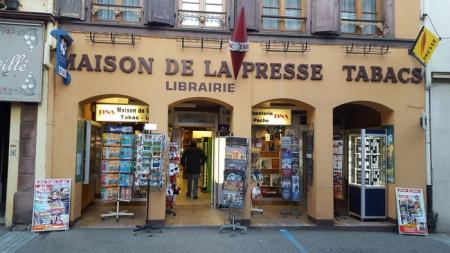 MAISON DE LA PRESSE - TABAC (Presse - tabac - loto - jeux - librairie - papeterie - pmu - souvenirs) 90m² - A VENDRE - 54 grand'rue - RIBEAUVILLE (68150)