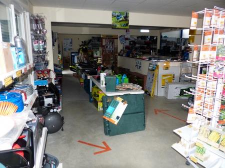 AOMC (Quincaillerie - affûtage) , 450m² - A VENDRE - Za des brugues,  St Etienne de Tulmont (82410)