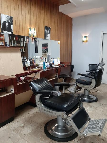 COIFFFURE GUY (Coiffure messieurs/barbier) , 32m² - A VENDRE - 65 rue garon ,  STE COLOMBE (69560)