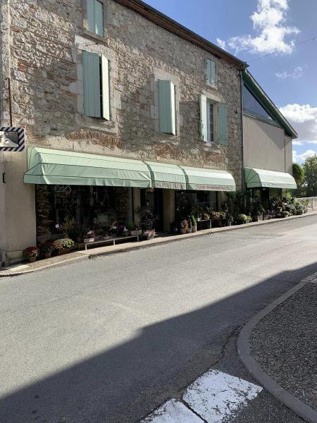 Au Pont Fleury (Fleuriste) , 160m² - A VENDRE - 2 rue du 11 novembre,  CASTELMORON SUR LOT (47260)