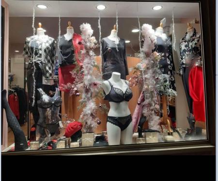 boutique Aubade (Prêt à porter & lingerie féminine) 45m² - A VENDRE - 04 rue piolaine - Saint Valery en Caux (76460)