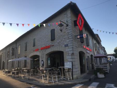 LAURENCE (Tabac brasserie bar francaise des jeux) 180m² - A VENDRE - 17 bis bd didier rey - Caussade (82300)