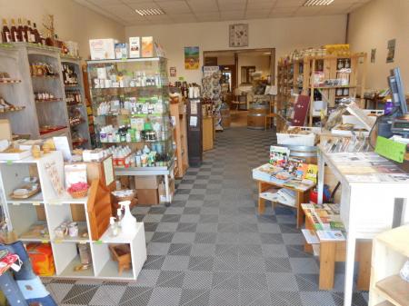 AU LOCAVORE (Magasin de produits locaux) 130m² - A VENDRE - 3 avenue charles virolleaud - BARBEZIEUX (16300)