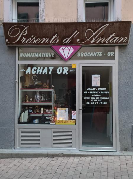 Jean-Pierre Christian MAGNIER (Achat vente metaux precieux- numismatique-brocante) , 28m² - A VENDRE - 4 rue peyrollerie,  millau (12100)