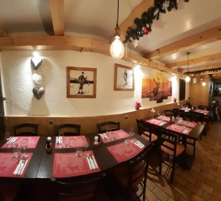 Restaurant Flocons SUCRÉS SALÉS  (Restaurant pizzeria salon de thé ) 90m² - A VENDRE - Route du serveray  - Les Carroz d'Arâches  (74300)