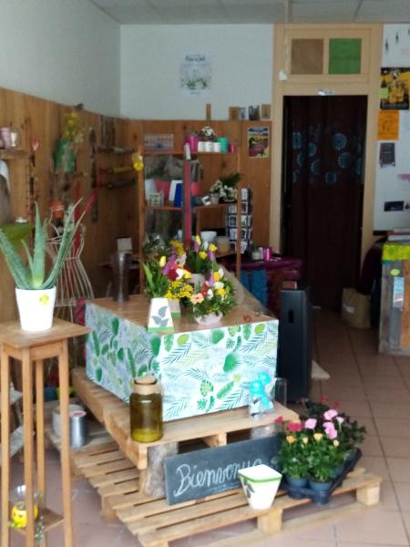 Au Brin Fleuri (Fleuriste) 100m² - A VENDRE - 24 grande rue - Jarnages (23140)