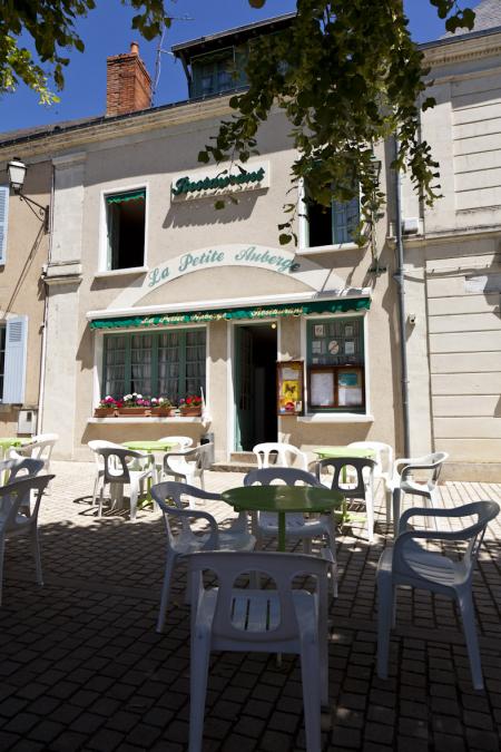 LA PETITE AUBERGE (Restaurant bar) 700m² - A VENDRE - 5 place du guesclin - MALICORNE SUR SARTHE (72270)