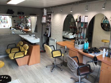 Tendance isa (Coiffure mixte) , 22m² - A VENDRE - 10 rue de la liberté,  Vert le petit (91710)