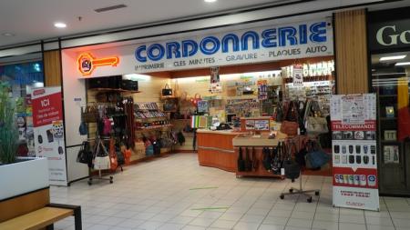 CORDO SERVICES (Cordonnerie cles maroquinerie tampon gravure) , 35m² - A VENDRE - 145 avenue emile zola,  THOUARS (79100)