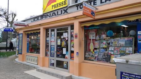 ALTHI LE KIOSQUE (Presse, fdj, carterie, librairie, papeterie, bimbloterie...) , 70m² - A VENDRE - 132 t avenue de la libération,  Le Coteau (42120)