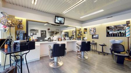 Le coiffeur (Coiffeur barbier - homme femmes) 75m² - A VENDRE - 1 rue des jonquilles - PLOUFRAGAN (22440)