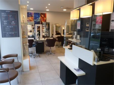 ACTU-l (Coiffure mixte , bar à ongles , bar à maquillage) , 80m² - A VENDRE - 2 avenue foch,  Macq en baroeul (59700)