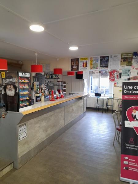 BAR DES SPORTS (Bar tabac presse loto) , 80m² - A VENDRE - 12 place de l'eglise,  Dineault (29150)