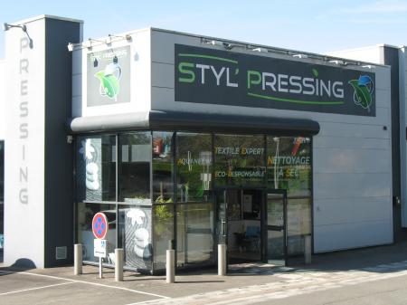 STYL'PRESSING. (PRESSING) 156m² - A VENDRE - 13 avenue de lattre de tassigny - LAVAL (53000)