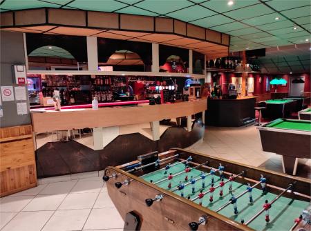 LE SAINTAIS (bar salle de billard) , 255m² - A VENDRE - 61 avenue gambetta ,  SAINTES (17100)