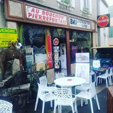  CAFÉ LE BOUCHON PIERREFORTAIS (   CAFÉ SNACK ) , 50m² - A VENDRE - 9 PLACE DE LA FONTAINE,  PIERREFORT (15230)