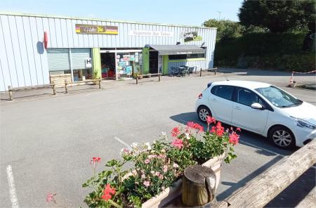 HALLES-DIS (ÉPICERIE, TABAC,BAR,JEUX FDJ) , 300m² - A VENDRE - 3 RUE DE QUIMPER,  SAINT THOIS (29520)