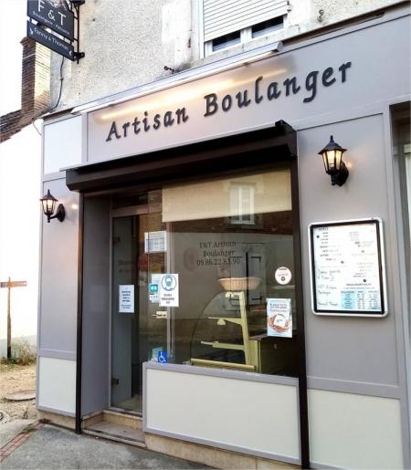 F  T artisan boulanger (BOULANGERIE PATISSERIE) , 200m² - A VENDRE - 7 PLACE DU BOURG,  NEUVY EN SULLIAS (45510)