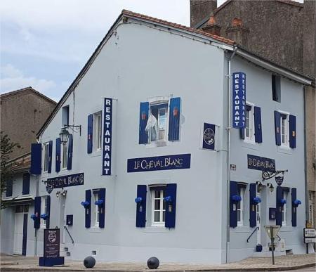 LE CHEVAL BLANC (RESTAURANT) , 160m² - A VENDRE - 2. JEAN JAURÈS,  BELLAC (87300)