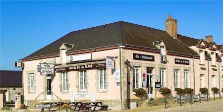 HÔTEL DE LA PLACE (BAR HÔTEL RESTAURANT) , 600m² - A VENDRE - 2 ROUTE DE CHATEAUNEUF,  GERMIGNY DES PRES (45110)
