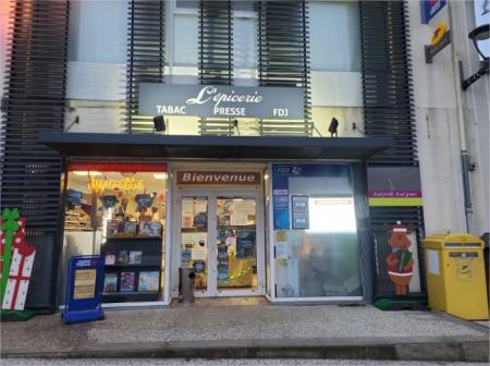 l'epicerie (EPICERIE TABAC PRESSE) , 100m² - A VENDRE - 9 PLACE DU CHEVALIER JEHAN,  MONTOURNAIS (85700)