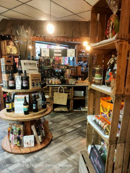 SARL L'EPICERIE QUINTINAISE (Epicerie alimentation generale ) , 200m² - A VENDRE - 6 PLACE DU MARTRAY,  QUINTIN (22800)