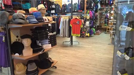 LE PICOU MONTAGNE (MAGASIN D'ARTICLES DE SPORT) , 100m² - A VENDRE - 17 PLACE DE L ALLEE,  SEIX (09140)