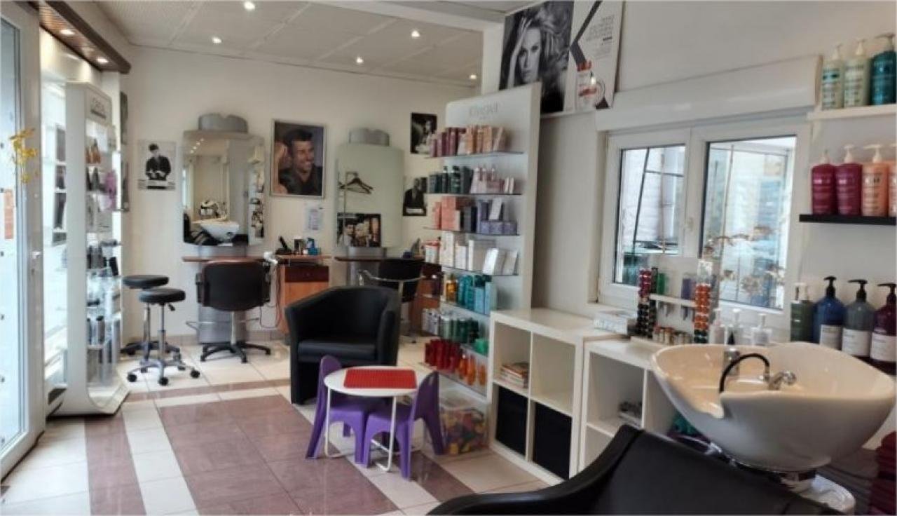 SALON DE COIFFURE