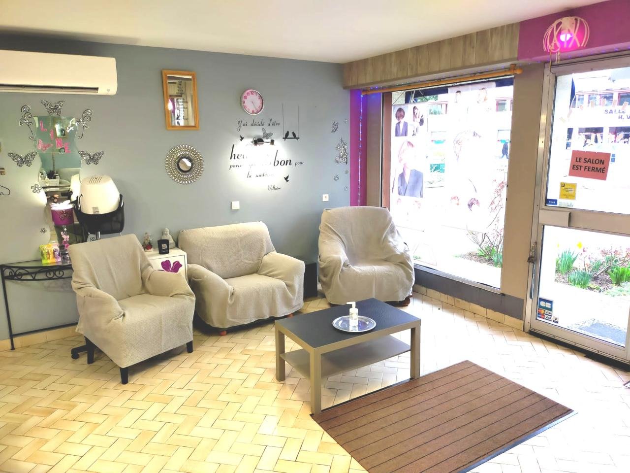 SALON DE COIFFURE
