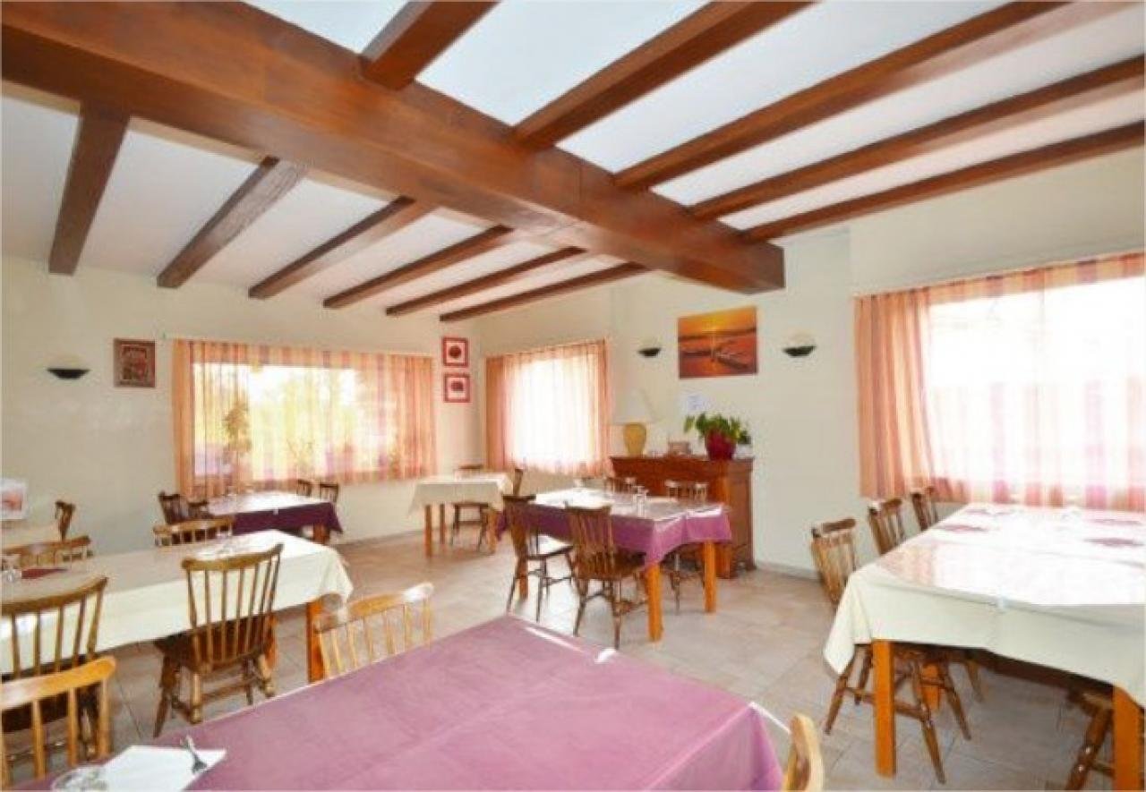RESTAURANT 240 M²