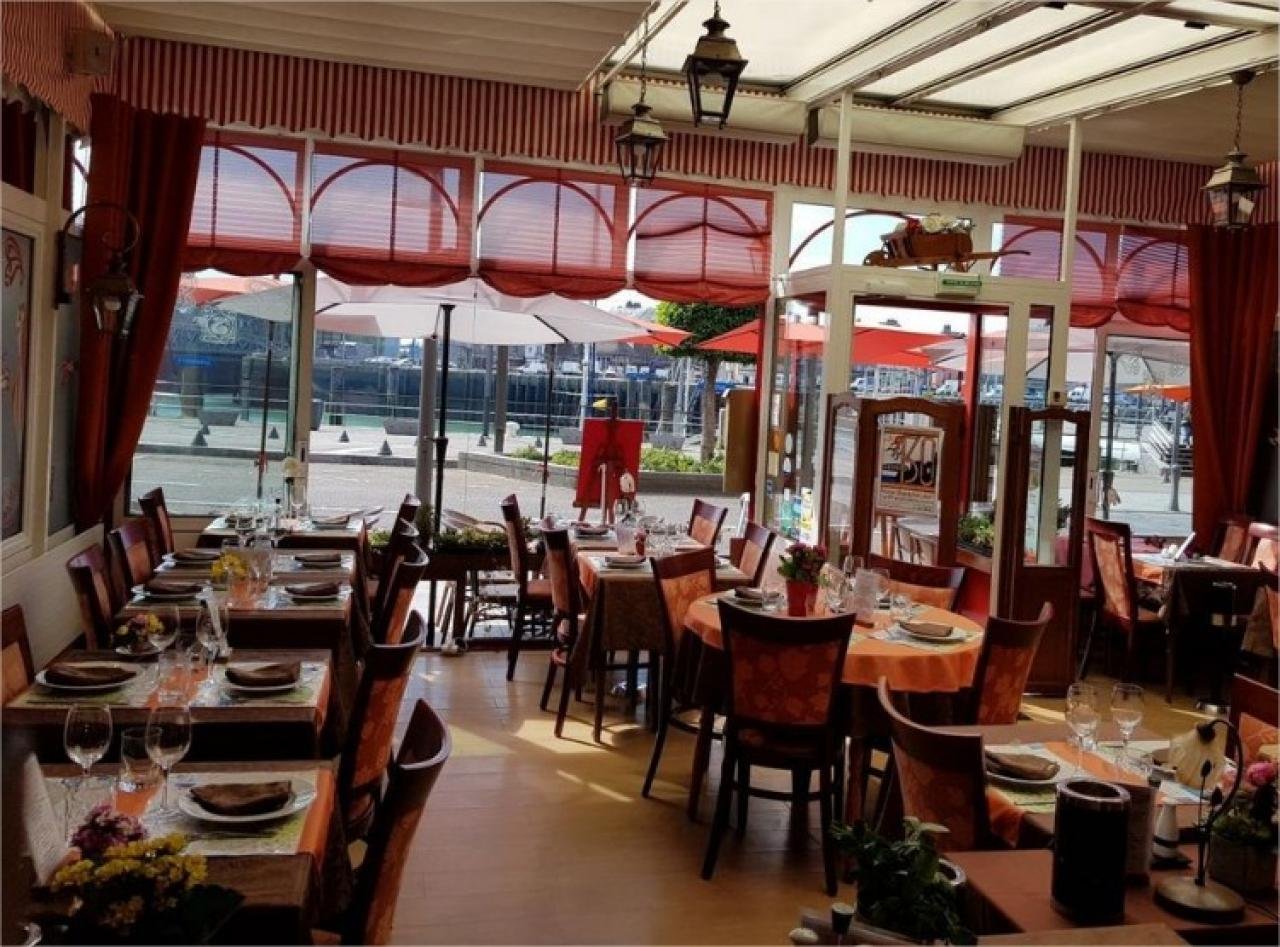 RESTAURANT 210 M²