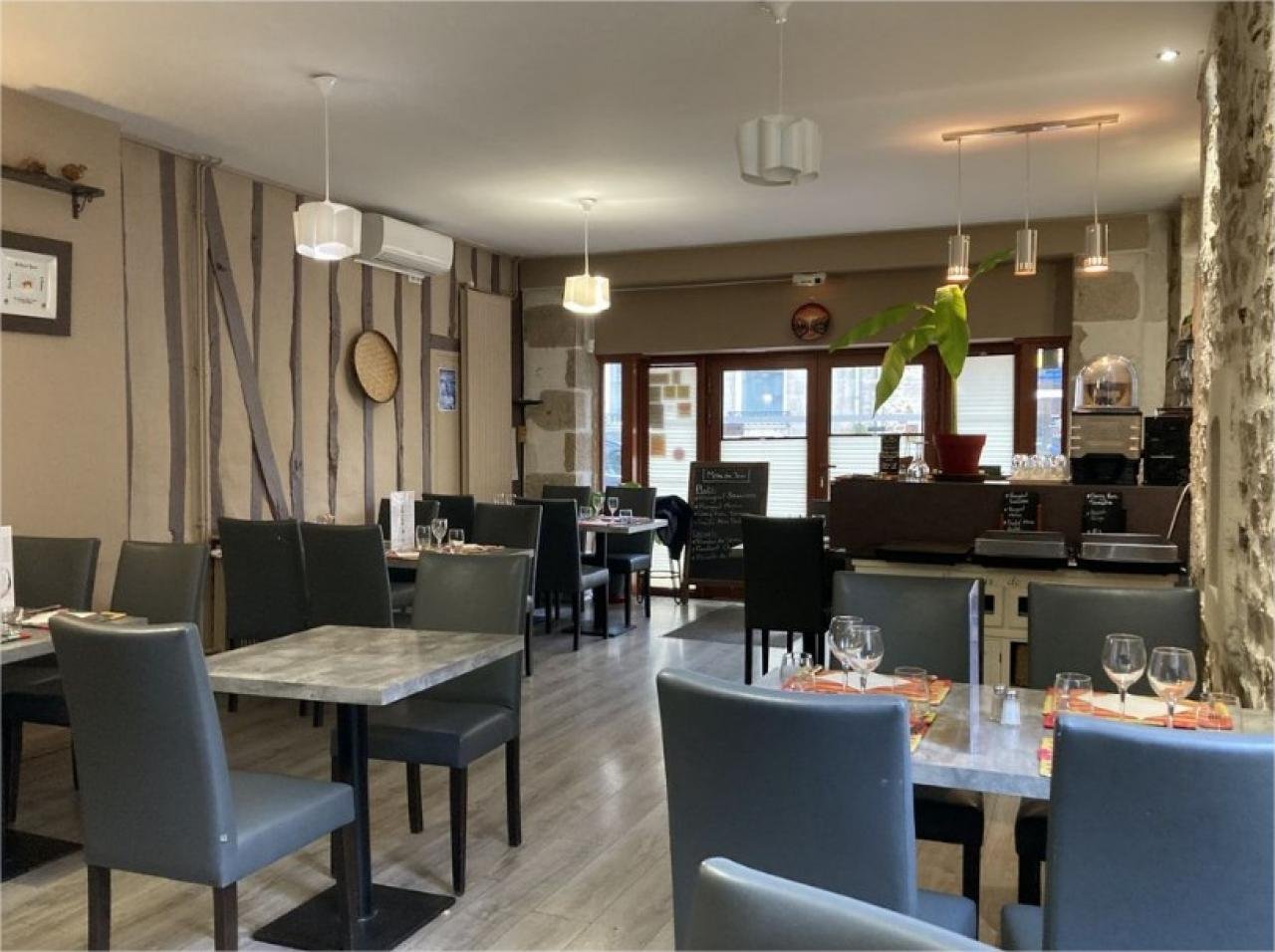 RESTAURANT 71 M²